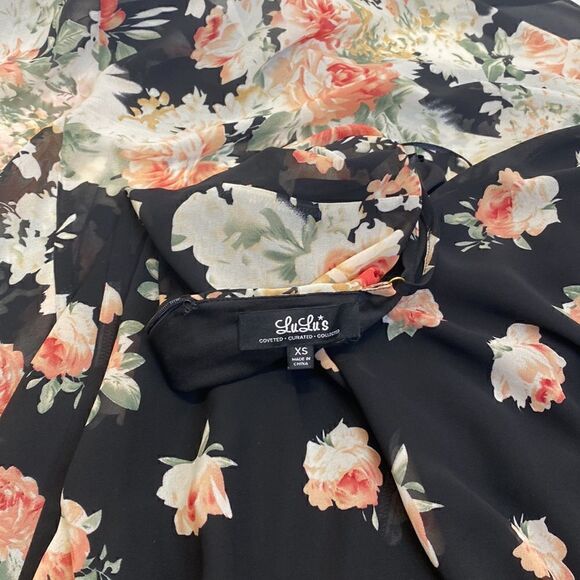 Lulu’s Black Floral Print Maxi Dress Size XS - Picture 6 of 6